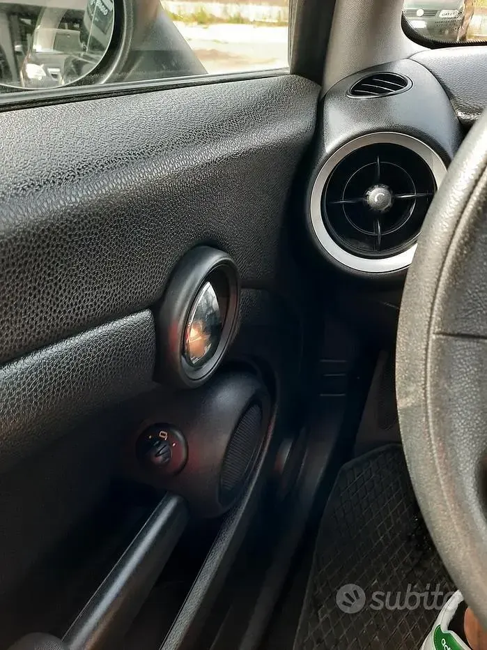 Usata Mini ONE 75 CV (55 kW) 2011 Nero Utilitaria