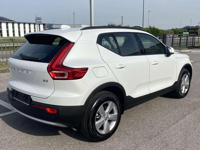 Nuova Volvo XC40 163 CV (119 kW) 2026 Ice white SUV