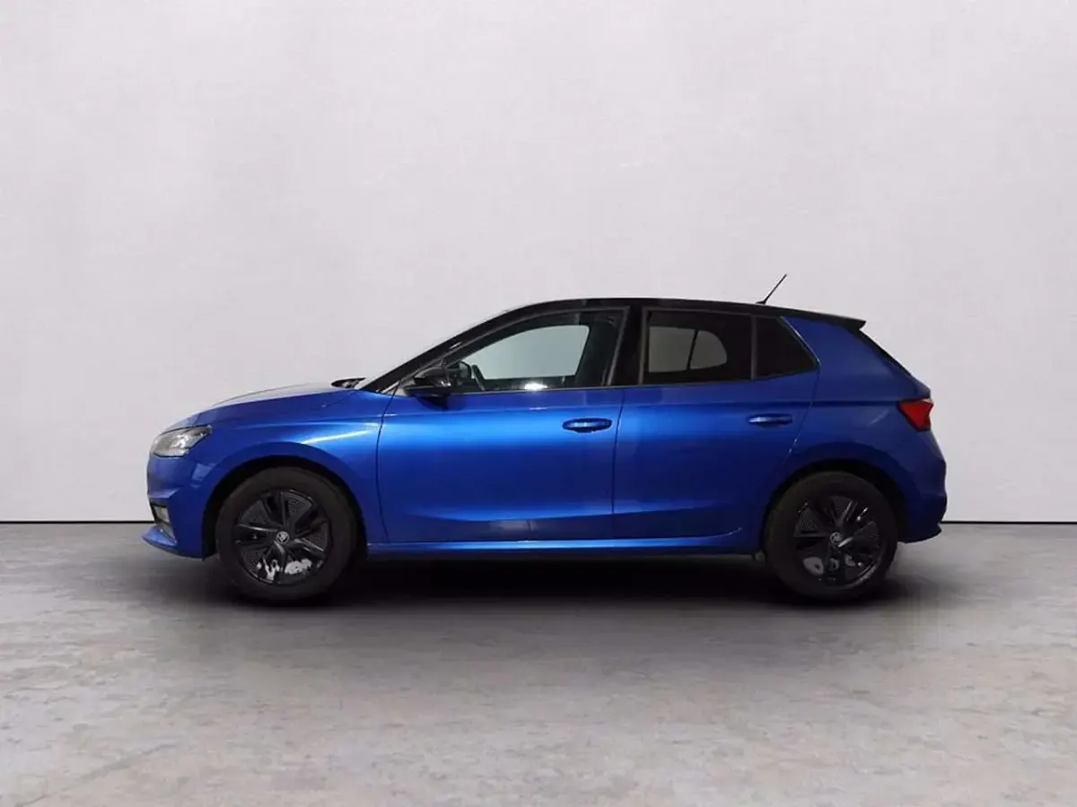 Usata Skoda Fabia 95 CV (69 kW) 2025 Blu race metallizzato nero tul Utilitaria