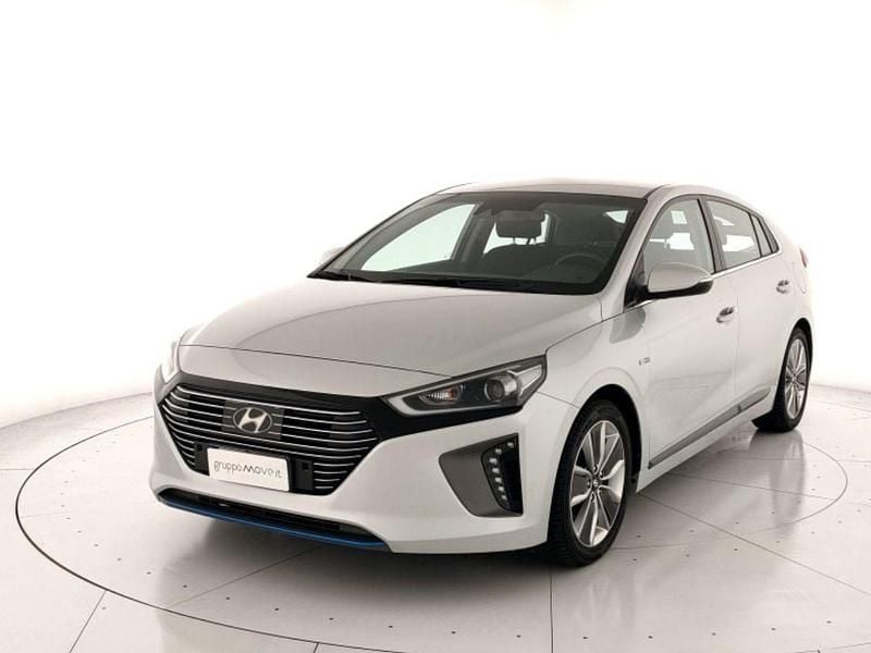 Argento Usata 2017 Hyundai Ioniq Style Due volumi | 10.400 € (Ottimo prezzo) - Immagine 1/4