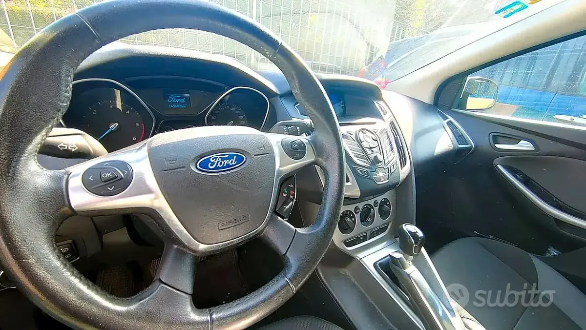 Usata Ford Focus 95 CV (69 kW) 2011 Grigio Station wagon