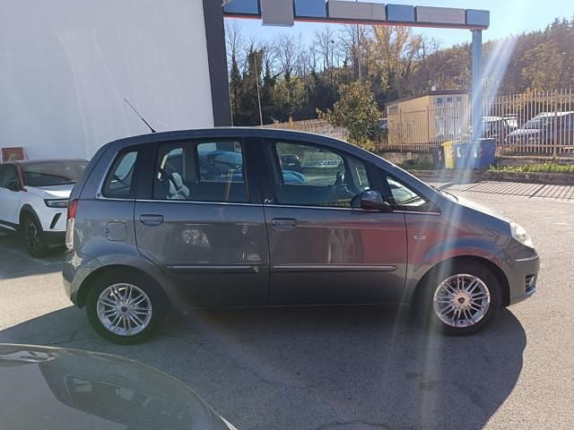 Usata Lancia Musa S 95 CV (69 kW) 2010 Grigio scuro Monovolume