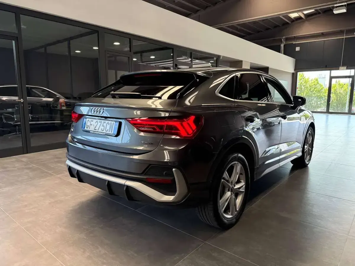 Usata Audi Q3 Sportback S-Line 150 CV (110 kW) 2021 Grigio SUV