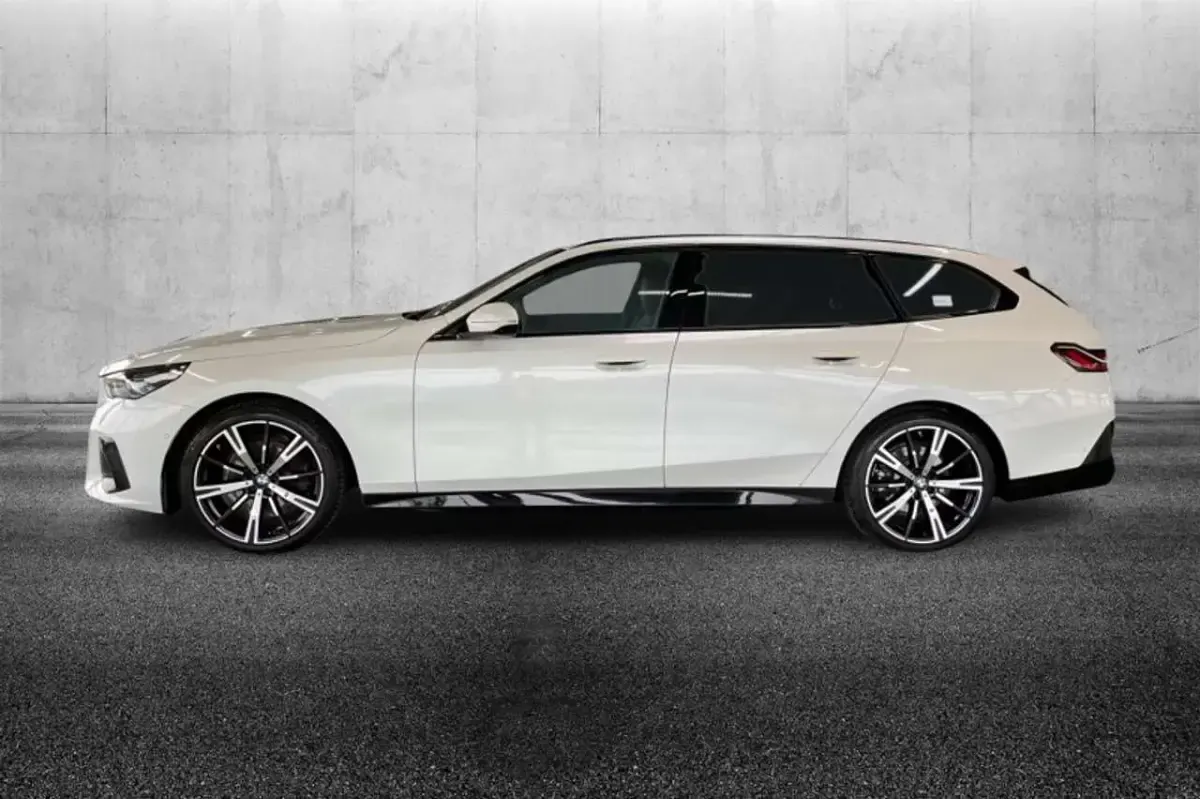 Usata BMW 520 M Sport 197 CV (144 kW) 2025 Bianco Station wagon