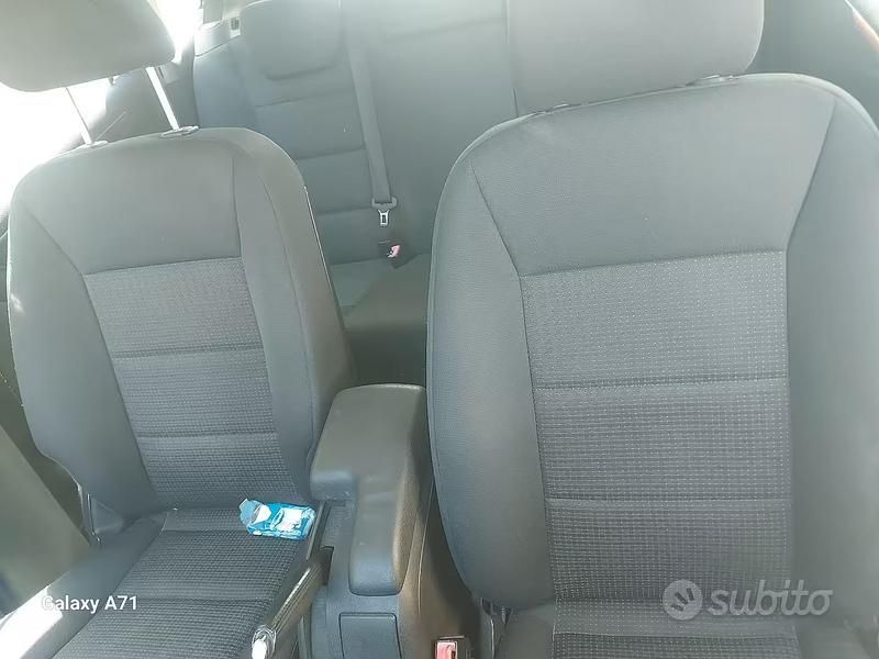 Usata Mercedes B200 140 CV (102 kW) 2006 Blu Monovolume