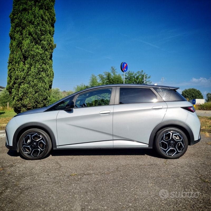Usata BYD Dolphin Design 64 kW (88 CV) 2024 Grigio Utilitaria