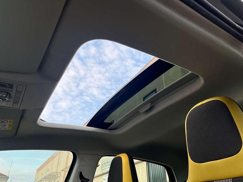 Usata VW up! Highline 68 CV (50 kW) 2019 Nero Utilitaria