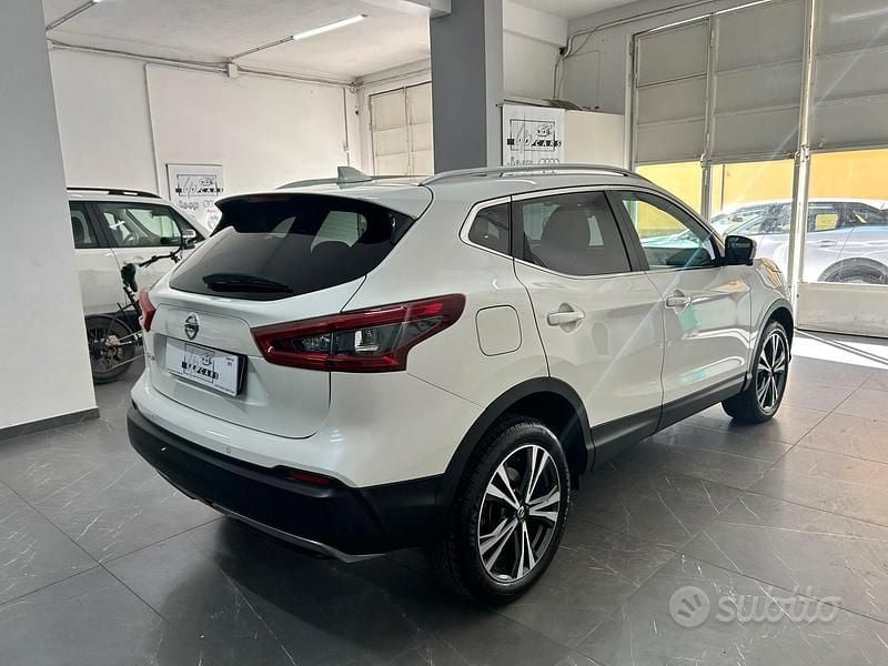 Usata Nissan Qashqai Tekna+ 131 CV (96 kW) 2018 Bianco SUV