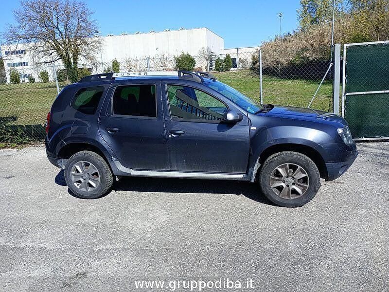 Usata Dacia Duster Lauréate 104 CV (76 kW) 2015 Grigio SUV