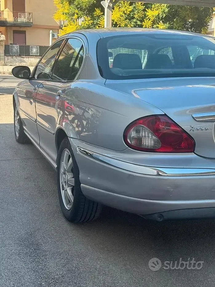 Usata Jaguar X-type Executive 131 CV (96 kW) 2004 Grigio Berlina