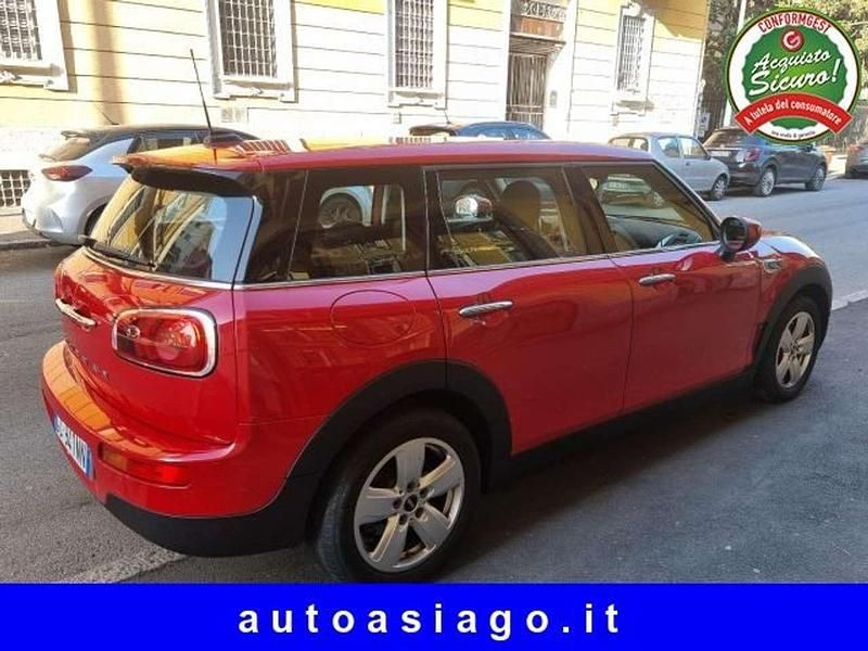 Usata Mini One Clubman Essential 102 CV (75 kW) 2020 Rosso Station wagon