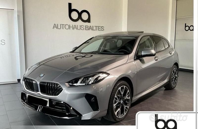 Grigio Usata 2025 BMW 118 M Sport Due volumi | 33.900 € (Buon prezzo) - Immagine 1/4