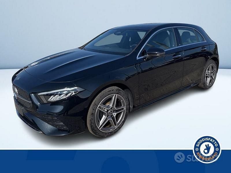 Argento Usata 2024 Mercedes A250 Advanced Plus Tre volumi | 44.250 € - Immagine 1/3