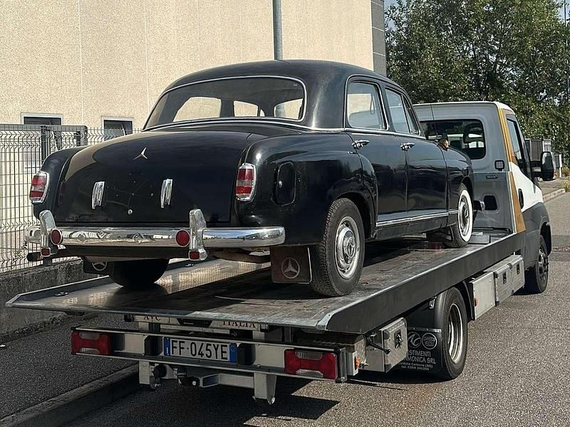 Usata Mercedes 190 80 CV (58 kW) 1956 Nero Berlina
