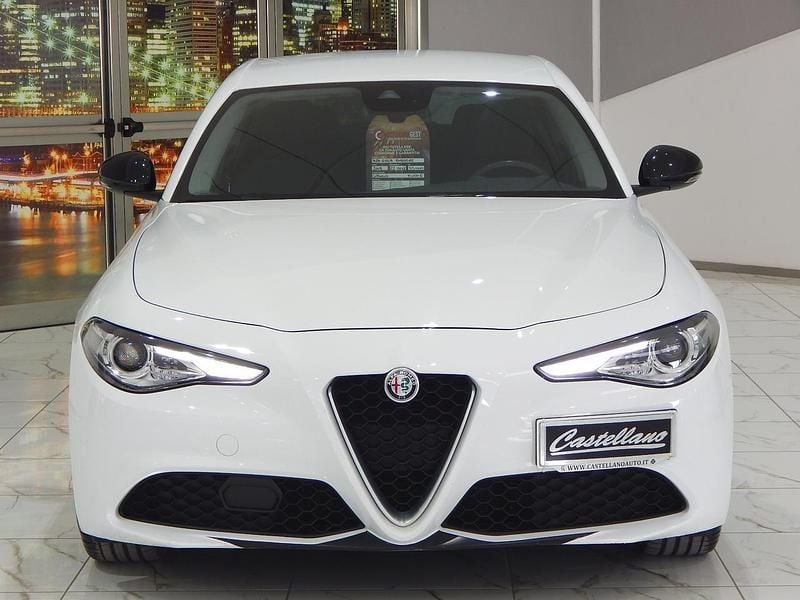Usata Alfa Romeo Giulia Executive 160 CV (117 kW) 2019 Bianco Berlina
