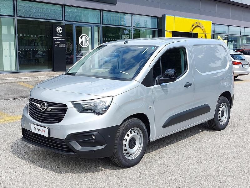 Grigio Nuova 2025 Opel Combo-e Life Edition | 28.900 € - Immagine 1/4