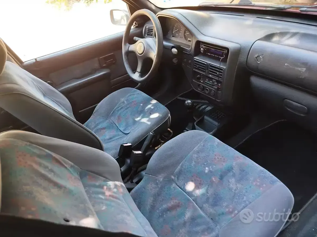 Usata Peugeot 106 50 CV (36 kW) 1997 Rosso Utilitaria