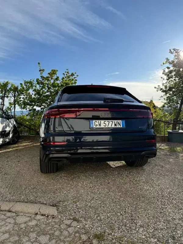 Usata Audi Q8 S-Line 286 CV (210 kW) 2025 Blu/azzurro SUV