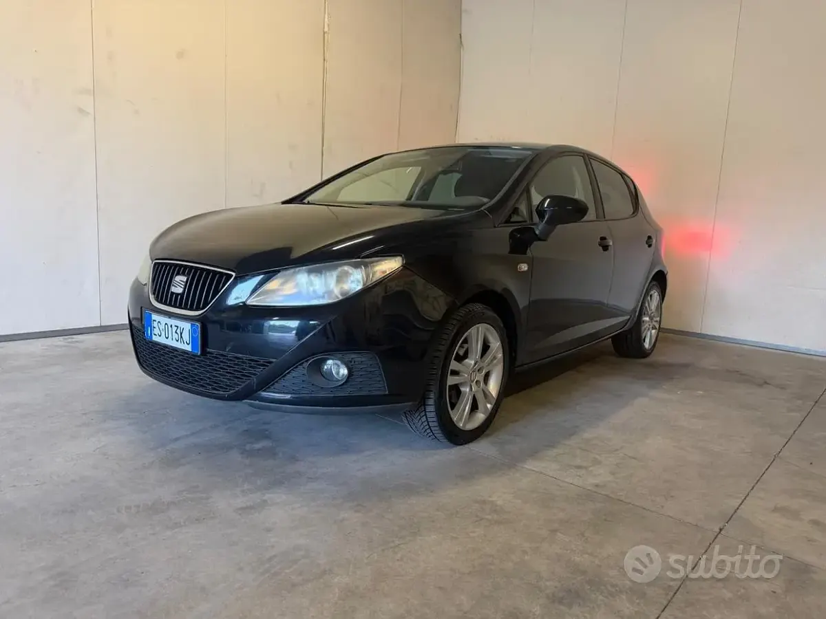 Usata Seat Ibiza Reference 69 CV (50 kW) 2012 Nero Berlina