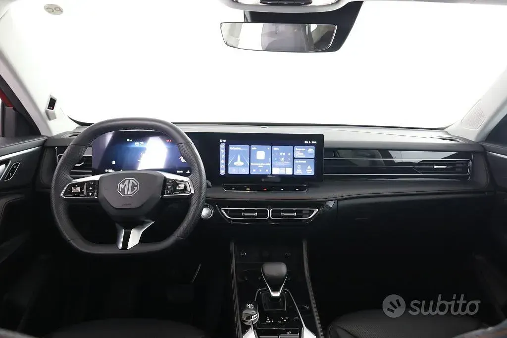 Usata MG HS Luxury 170 CV (125 kW) 2025 Diamond red SUV