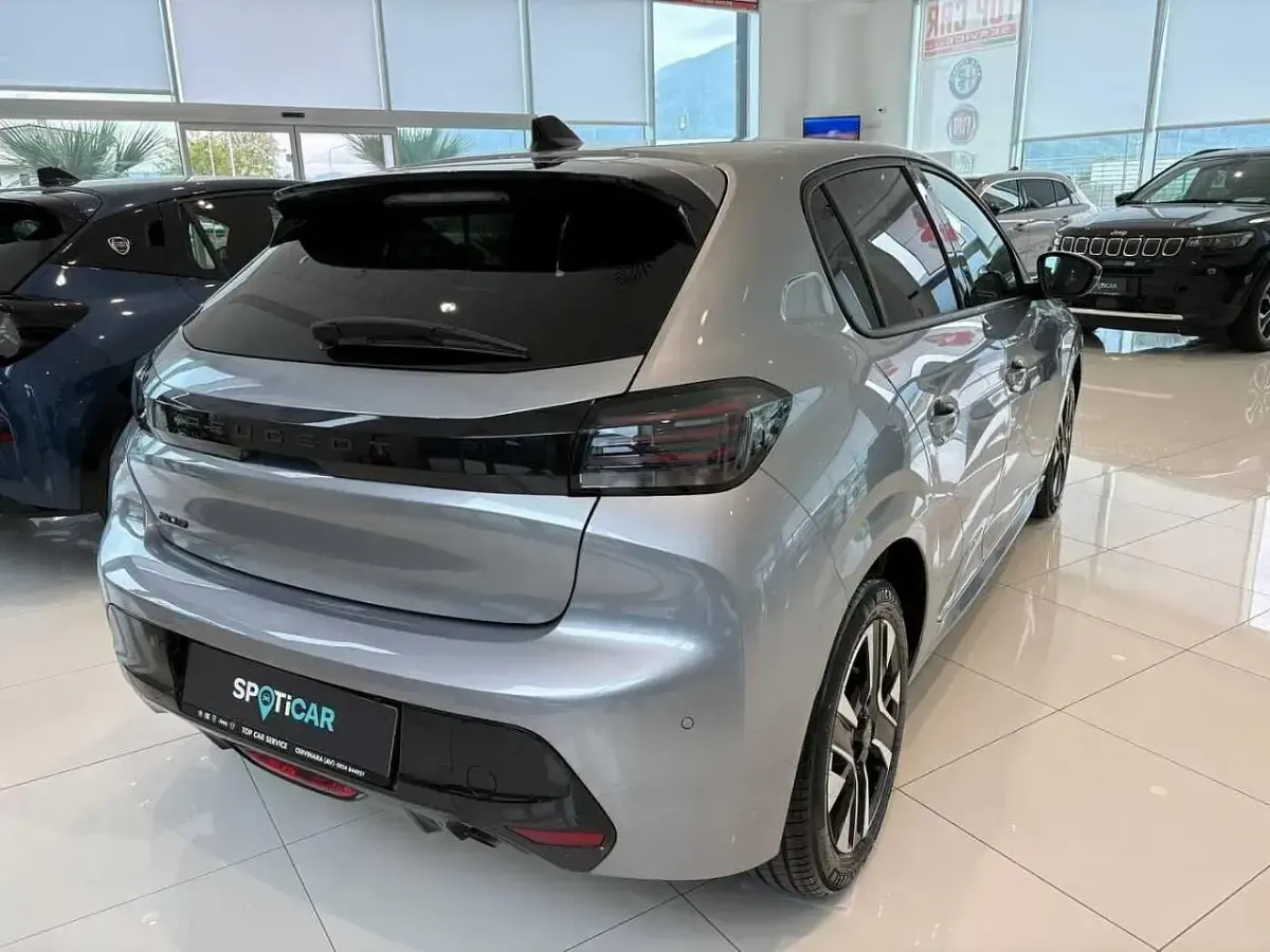 Usata Peugeot 208 Allure 101 CV (74 kW) 2025 Grigio Utilitaria
