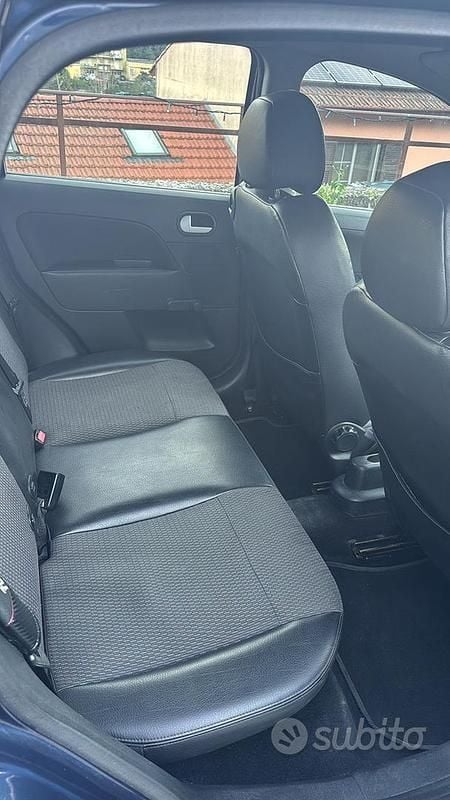 Usata Ford Fiesta 73 CV (53 kW) 2004 Blu Utilitaria