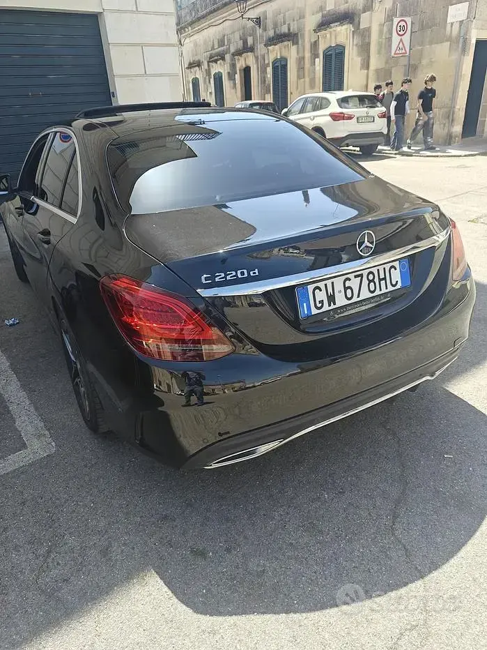 Usata Mercedes C220 AMG 200 CV (147 kW) 2021 Nero Berlina