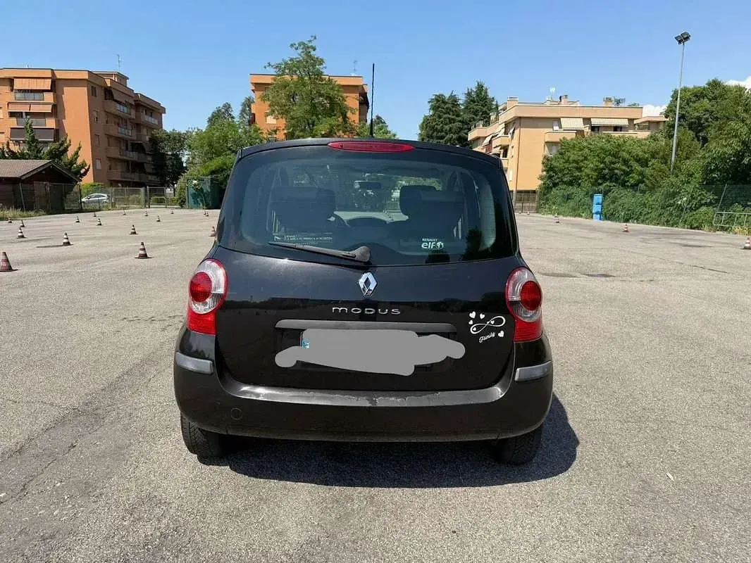 Usata Renault Modus Dynamique 75 CV (55 kW) 2007 Monovolume