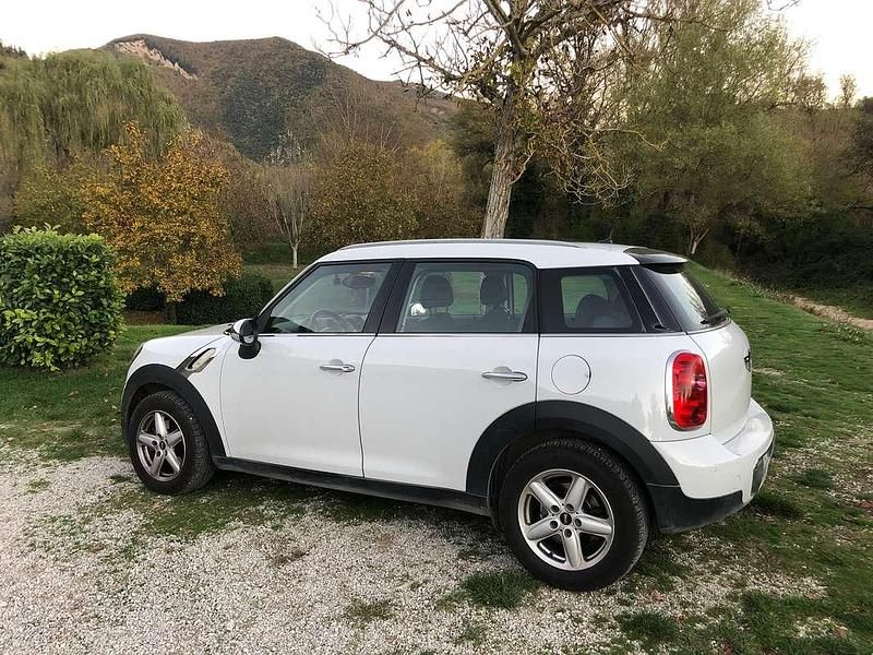 Usata Mini One Countryman 98 CV (72 kW) 2011 Bianco SUV