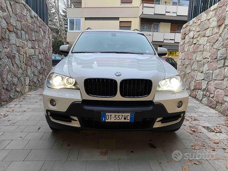 Bianco Usata 2009 BMW X5 SUV | 8000 € (Buon prezzo) - Immagine 1/4
