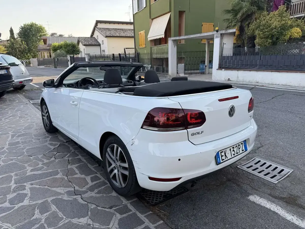 Usata VW Golf Cabriolet 105 CV (77 kW) 2011 Bianco Cabrio