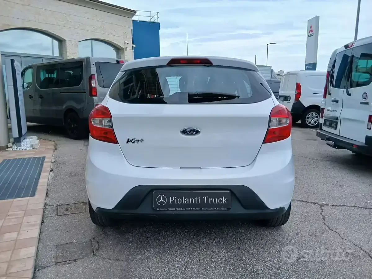 Usata Ford Ka 71 CV (52 kW) 2018 Bianco Berlina