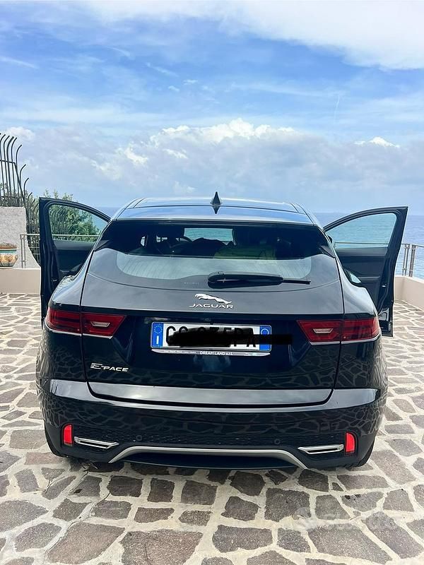 Usata Jaguar E-Pace 160 CV (117 kW) 2021 Nero SUV