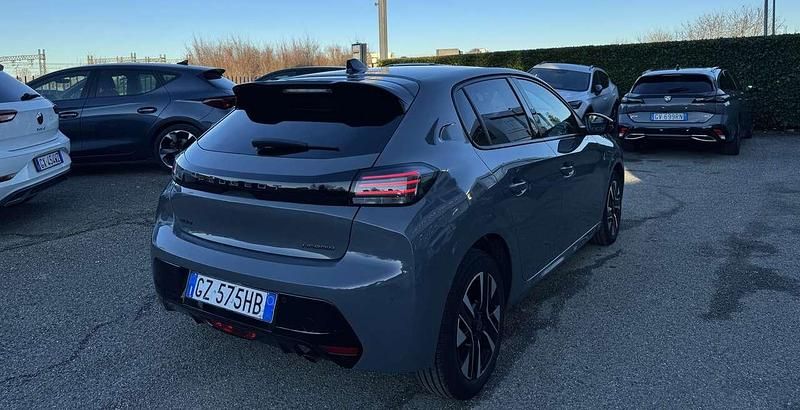 Usata Peugeot 208 Allure 101 CV (74 kW) 2025 Grigio selenium Utilitaria