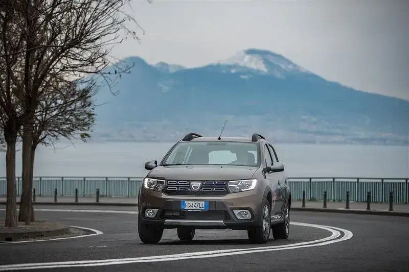 Usata Dacia Sandero Stepway 90 CV (66 kW) 2017 Blu Utilitaria