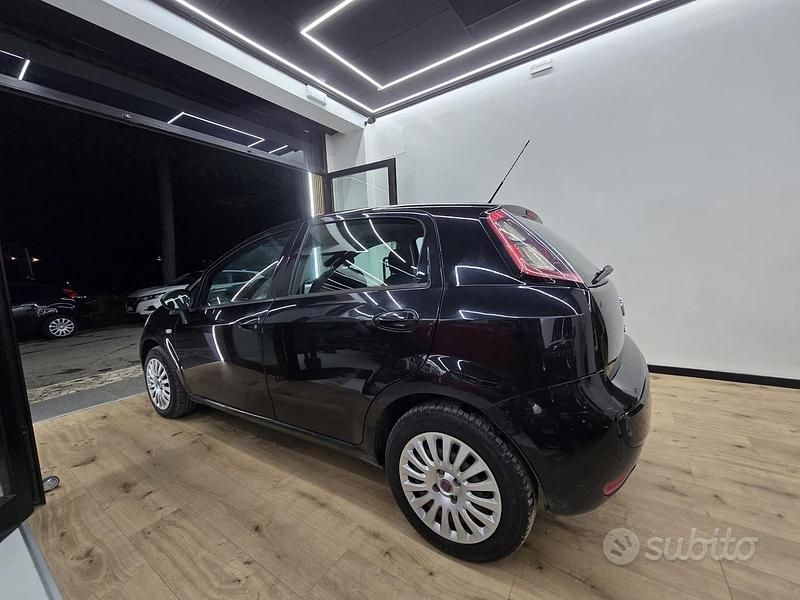 Usata Fiat Punto Evo Dynamic 65 CV (47 kW) 2011 Nero Utilitaria