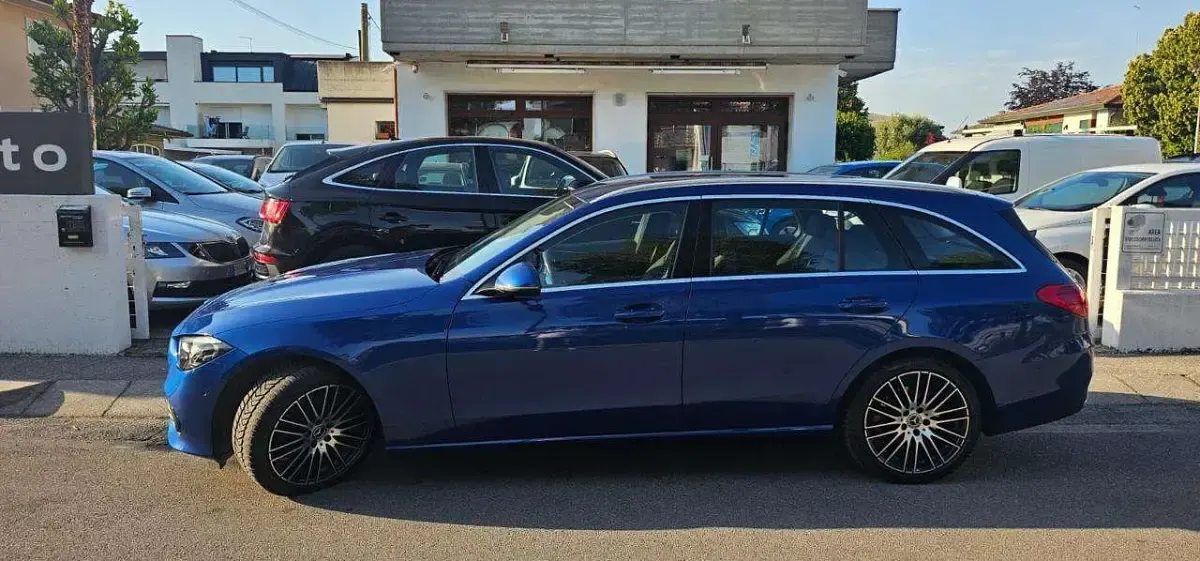 Usata Mercedes C220 Business 200 CV (147 kW) 2022 Azzurro Station wagon
