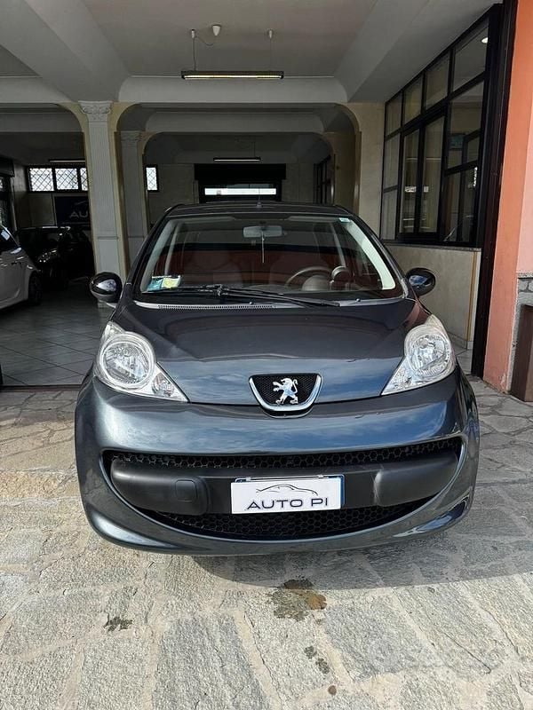 Usata Peugeot 107 68 CV (50 kW) 2008 Grigio Utilitaria
