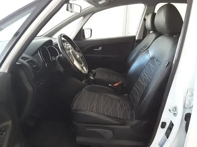 Usata Kia Venga 90 CV (66 kW) 2015 Bianco Utilitaria