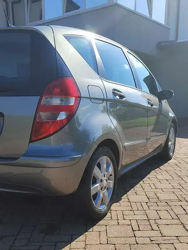 Usata Mercedes A150 Elegance 95 CV (69 kW) 2008 Oro Berlina