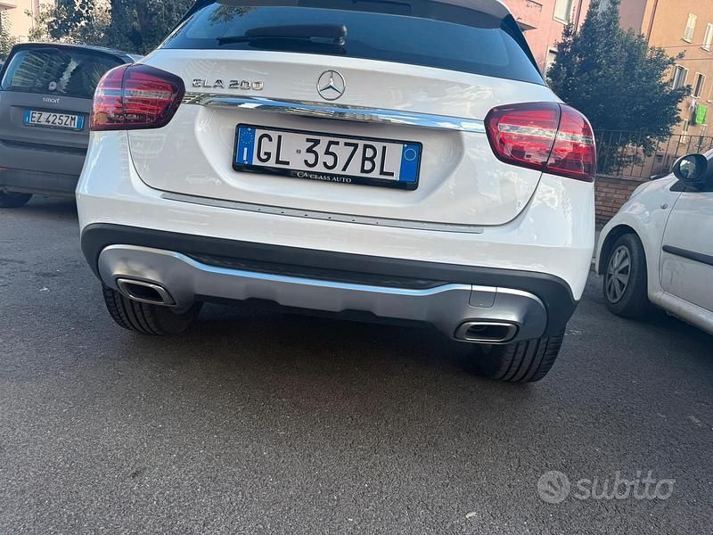 Usata Mercedes GLA200 Business 163 CV (119 kW) 2019 Bianco SUV