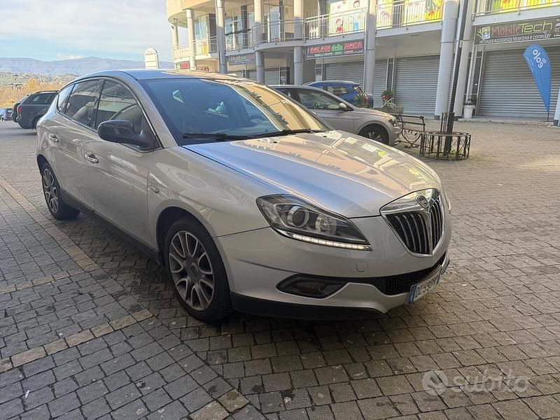 Usata Lancia Delta 120 CV (88 kW) 2009 Grigio Utilitaria