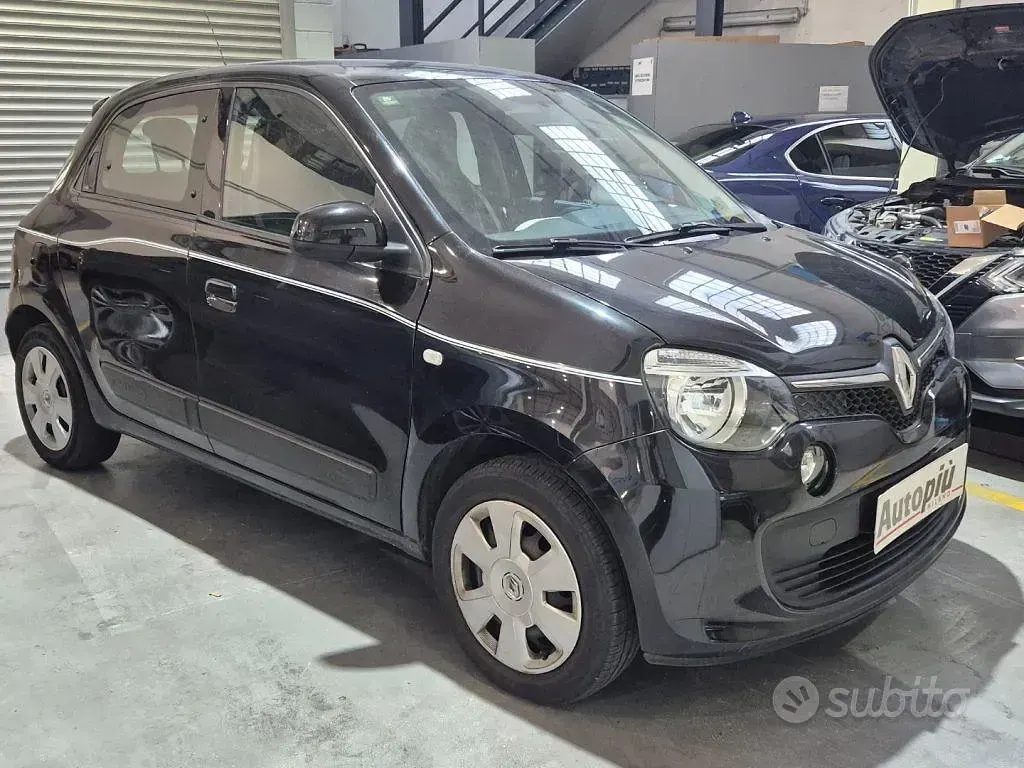 Usado Renault Twingo SE 69 HP (50 kW) 2016 Preto Citadino