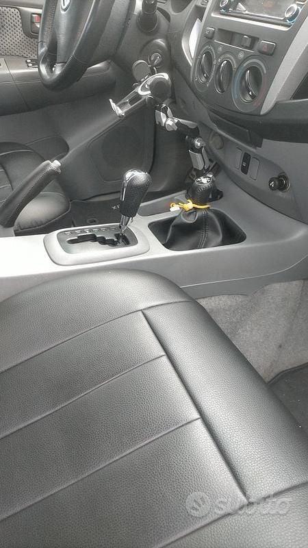 Usata Toyota HiLux 171 CV (125 kW) 2008 Nero Pick-up