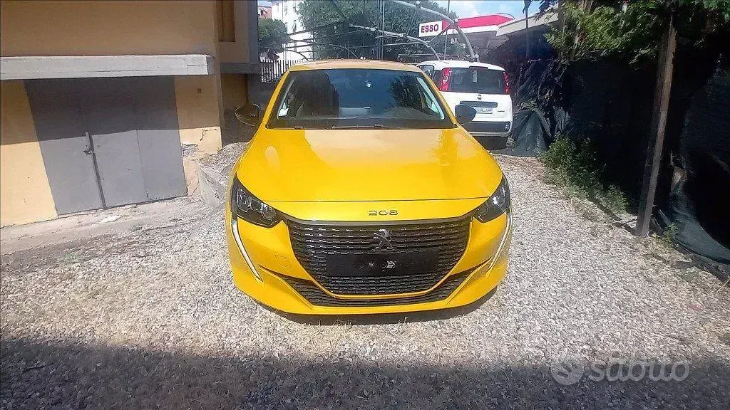 Usata Peugeot 208 Active 102 CV (75 kW) 2022 Giallo pastello Utilitaria