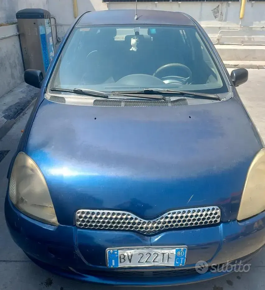 Usata Toyota Yaris 68 CV (50 kW) 2001 Blu Berlina