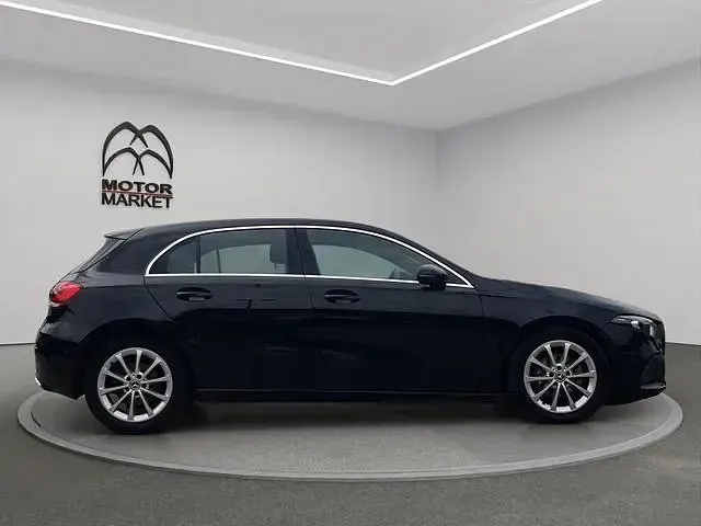 Usata Mercedes A180 116 CV (85 kW) 2020 Nero / black Berlina