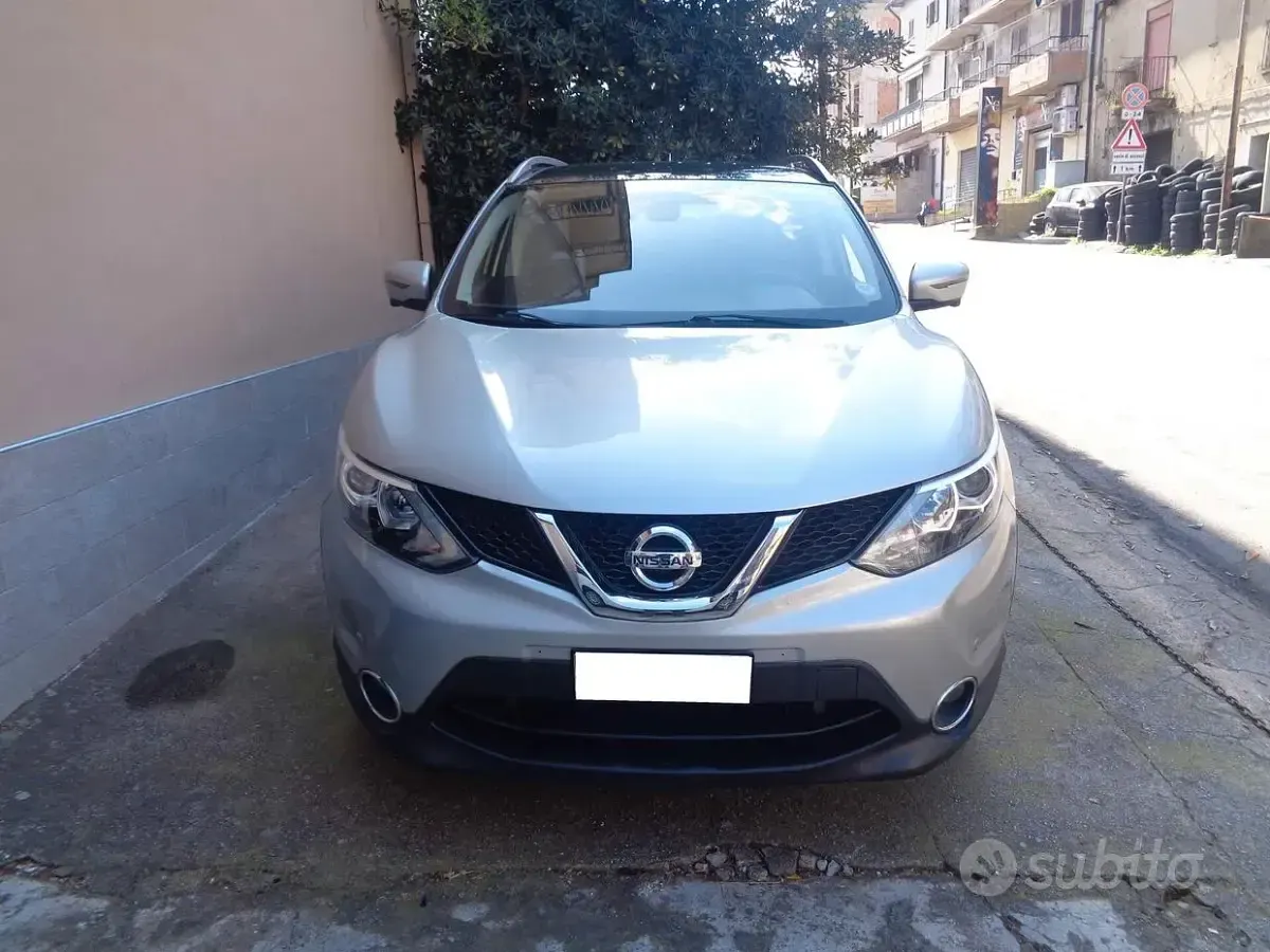 Usata Nissan Qashqai 110 CV (80 kW) 2016 Grigio SUV
