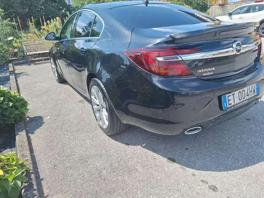 Usata Opel Insignia Cosmo 140 CV (102 kW) 2013 Nero Berlina