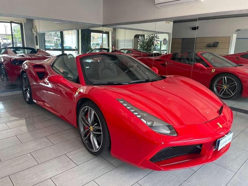Usata Ferrari 488 670 CV (492 kW) 2018 Rosso Cabrio